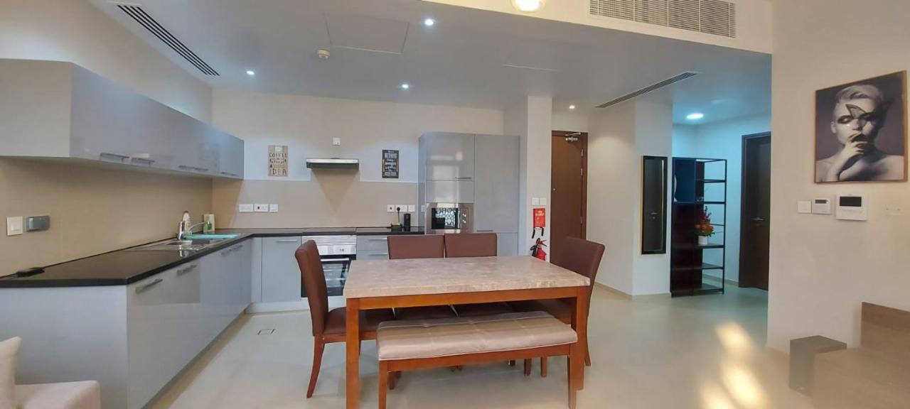 One Elegant 1Bhk Apartment In Muscat Bay 02 Bagian luar foto